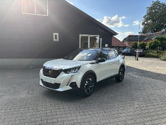 damaged passenger cars Peugeot 2008 GT LINE AUTOMAAT NAVI CLIMA CAMERA LED CRUISE B.J 2022 2022/5