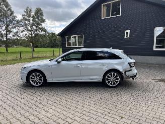 Audi A4 Avant HYBRIDE 2.0 S-LINE AUTOMAAT SPORT NAVI CLIMA LED PDC B.J 06-2019 picture 12