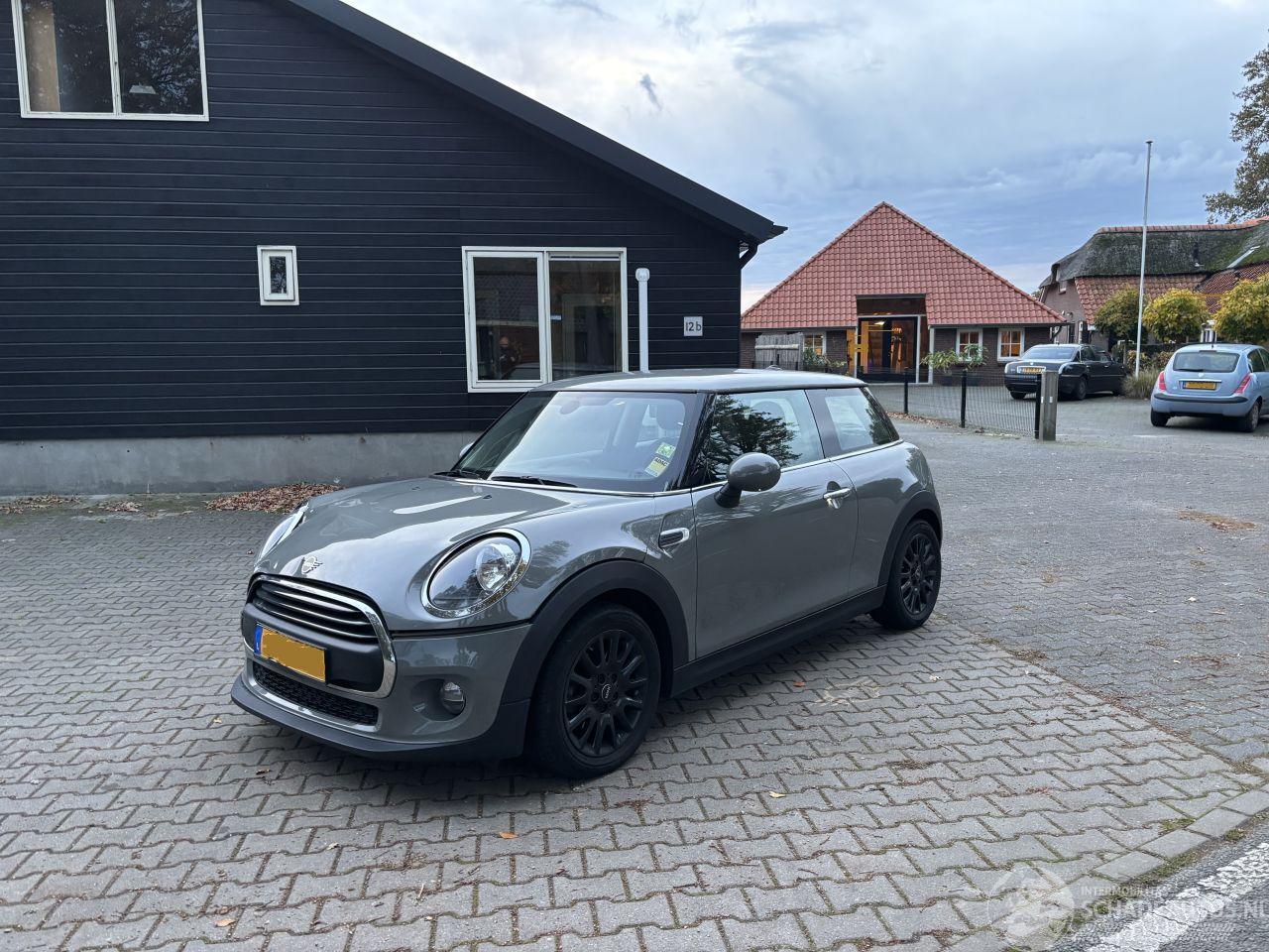Mini One EDITION CLIMA ABS PDC STOELVERWARMING B.J 11-2018 Schroefschade