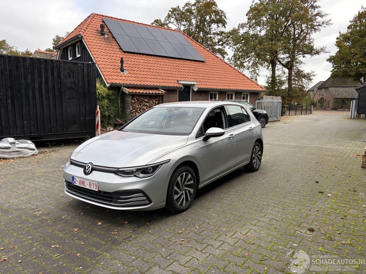 Volkswagen Golf 8 HYBRIDE 1.4 AUTOMAAT STYLE NAVI CLIMA CAMERA LED B.J 05-2021