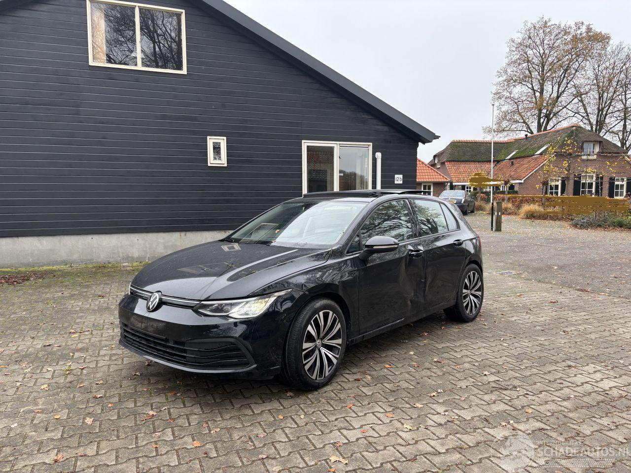 Volkswagen Golf 8 PANORAMADAK 1.5 STYLE 130 PK NAVI CLIMA VIRT DASH 18 INCH B.J 2023