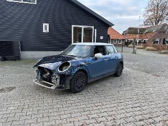 Voiture accidenté Mini Cooper FACELIFT AUTOMAAT LEER LED NAVI CAMERA B.J 2021 2021/7