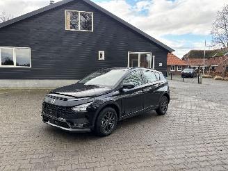 krockskadad bil auto Hyundai Bayon AUTOMAAT BLACK EDITION T-GDI 100 PK AIRCO CAMERA LED B.J 11-2025 2025/11