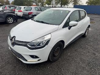 krockskadad bil auto Renault Clio  2018/4