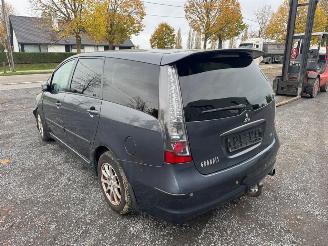 Mitsubishi Grandis  picture 7