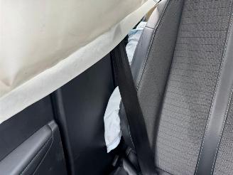 Peugeot 208  picture 18