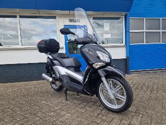 krockskadad bil motor Yamaha  X CITY 250 2012/8