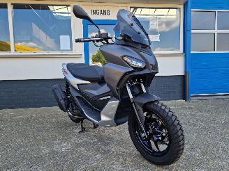 Aprilia  SR GT 200 picture 9