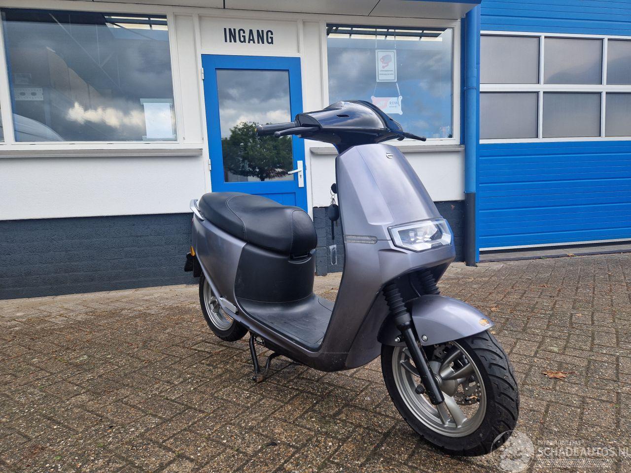 AGM  ECOOTER E2 , E-BIKE