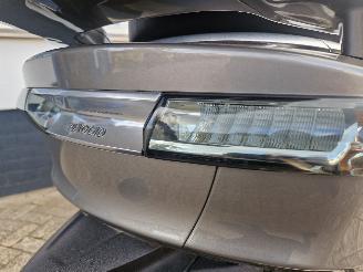 Piaggio X10 X10 500CC MOTOR SCOOTER picture 14