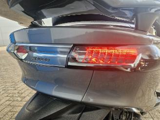 Piaggio X10 X10 500CC MOTOR SCOOTER picture 29