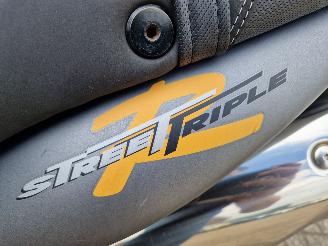 Triumph Street Triple 675 R picture 10