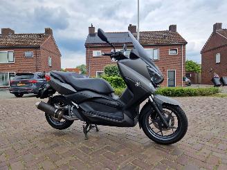 Yamaha XMAX 250 ABS picture 2