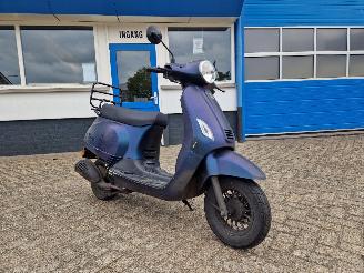 krockskadad bil bromfiets BTC  RIVA 45KM 2020/12
