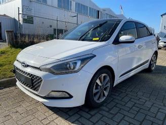 Coche siniestrado Hyundai I-20 i20 (GBB), Hatchback, 2014 / 2020 1.4 CRDi 16V 2017