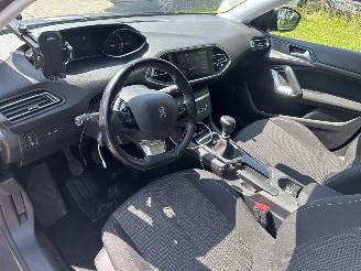 Peugeot 308 1.2 PureTech Blue Lease Executive picture 16