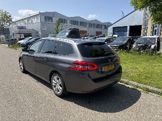 Peugeot 308 1.2 PureTech Blue Lease Executive picture 3