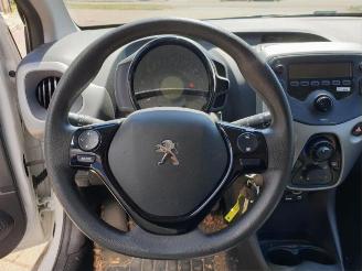 Peugeot 108 108, Hatchback, 2014 1.0 12V picture 11