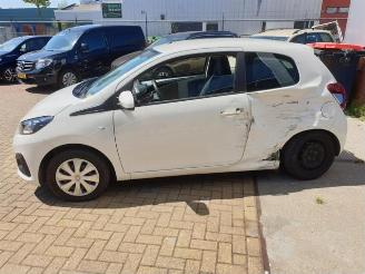 Peugeot 108 108, Hatchback, 2014 1.0 12V picture 2