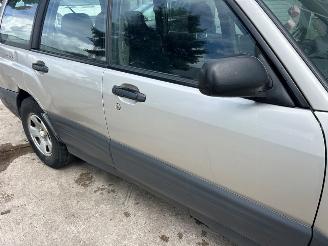 Subaru Forester 2.0 16V X SUV  Benzine 1.994cc 92kW (125pk) 4x4 1998-06/2002-06 (SF5) EJ202 picture 29