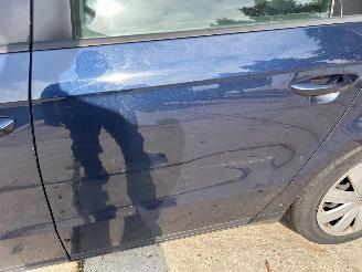 Volkswagen Passat 1.6 TDI 16V Bluemotion Combi/o  Diesel 1.598cc 77kW (105pk) FWD 2010-08/2014-12  CAYC picture 13