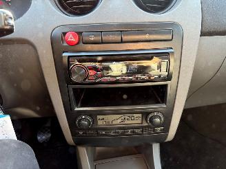 Seat Ibiza 1.4 16V 75 Hatchback  Benzine 1.390cc 55kW (75pk) FWD 2002-02/2008-05 (6L1) BBY picture 5