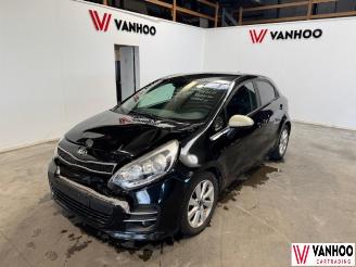 Voiture accidenté Kia Rio  2016/5