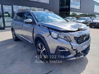 Damaged car Peugeot 5008 ALLURE 2020/10