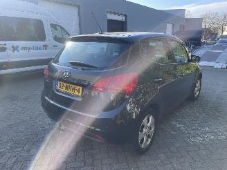 Kia Venga Venga 1.6 CVVT X-ecutive AUTOMAAT 125PK! picture 3