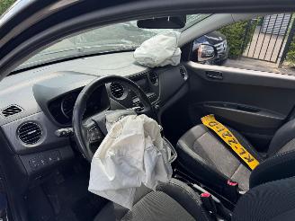 Hyundai I-10 1.0i i-Motion Go! 2016 picture 6