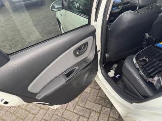 Toyota Yaris 1.5 hybrid dynamic picture 14