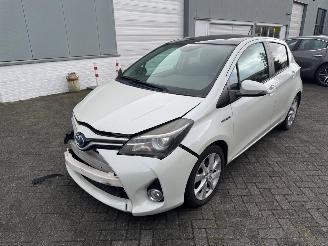  Toyota Yaris 1.5 hybrid dynamic 2015/8