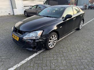 damaged passenger cars Lexus IS 220d Business 2007/1