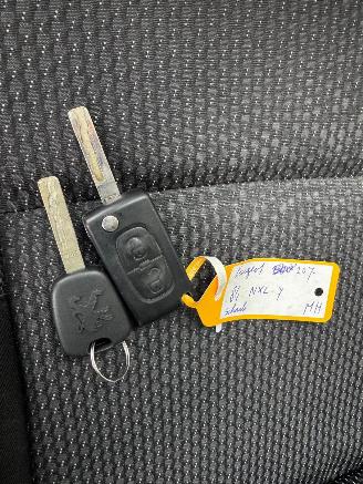 Peugeot 207 1.4 Vti Xline picture 16