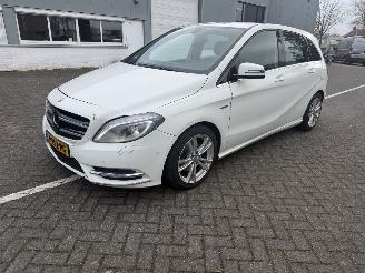 Avarii autoturisme Mercedes B-klasse 180 Ambition 2012/7