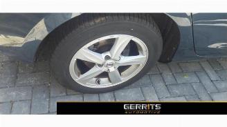 Volvo V-40 V40 (MV), Hatchback 5-drs, 2012 / 2019 2.0 D2 16V picture 4