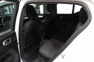 Volvo XC40 MOMENTUM picture 25