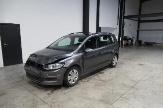 skadebil auto Volkswagen Touran TRENDLINE 2019/4