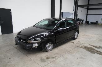 Vaurioauto  passenger cars Volkswagen Golf TRENDLINE 2019/8