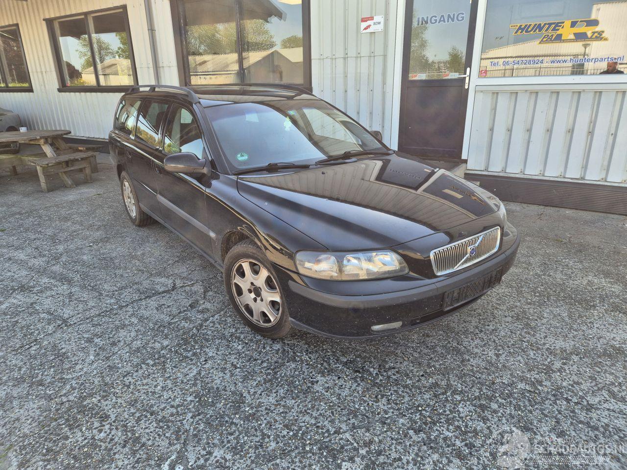 Volvo V-70 2.4T