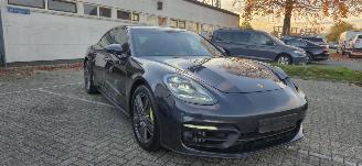 damaged passenger cars Porsche Panamera 4E-Hybride*Platinium*Panoramaschuifdak*Luchtvering*HeadUp*Sport Chrono Paket Plus*Ambiente*Bose Soundsystem*ACC*Camera Surround View* 2022/10
