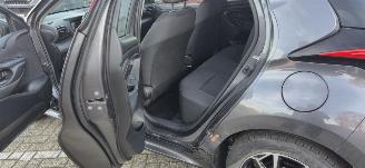 Toyota Yaris 1.5 Hybride* Navigatie*LED*Aluminium velgen*Camera*trekhaak*KeylessGo* picture 11