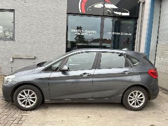 damaged passenger cars BMW 2-serie BMW 216D 2016 2016/1