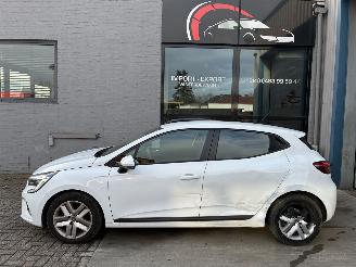 Vaurioauto  passenger cars Renault Clio RENAULT CLIO 1.0I 2021 2021/6