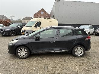 Damaged car Renault Clio RENAULT CLIO 1.5D 2015 2015/9