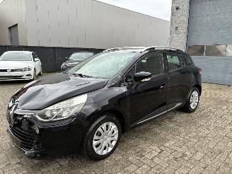Damaged car Renault Clio RENAULT CLIO 1.5D 2015 2015/9