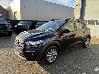 krockskadad bil auto Dacia Sandero DACIA SANDERO 1.0I 2023 2023/1