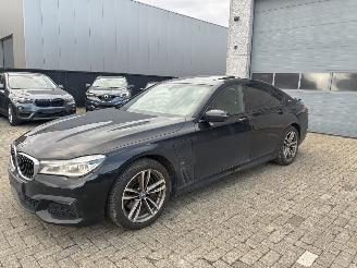 Schadeauto BMW 7-serie BMW 740e M 2017 2017/9