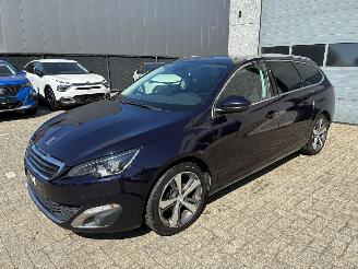 Vaurioauto  passenger cars Peugeot 308 PEUGEOT 308 1.2I 2016 2016/2