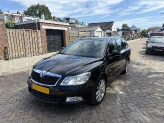 krockskadad bil auto Skoda Octavia 1.2 TSI Elegance Business Line AUTOMAAT 2012/1